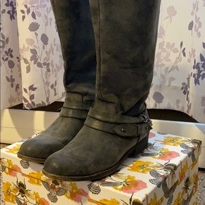 Madden Girl Grey Zuzu Boot